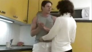 jüngere Typ Bums geile reife Frau