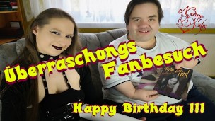 Geburtstag Freude Deutsch Pornofilm Star Nadine Cays Surprises Midget Fan