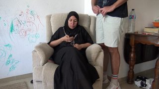 Arabische Stieftante bekommt eine fette ladung von ihrem Stief Neffen